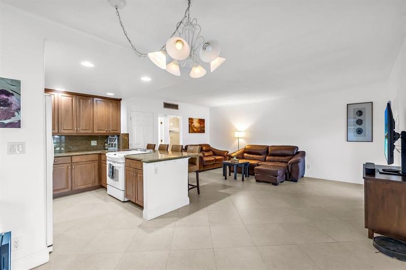 Image 13 of 30 For 2835 28th Ave  3