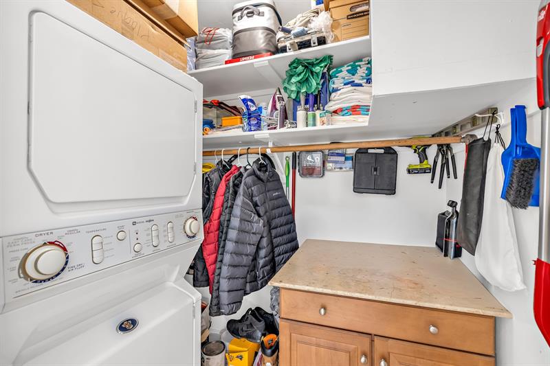 Image 23 of 30 For 2835 28th Ave  3