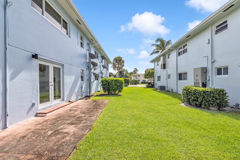 Image 25 of 30 For 2835 28th Ave  3