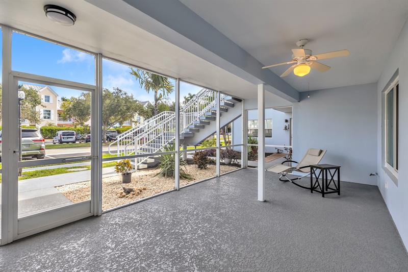 Image 8 of 30 For 2835 28th Ave  3