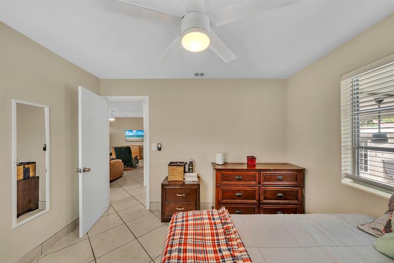 Image 14 of 29 For 726 A St  