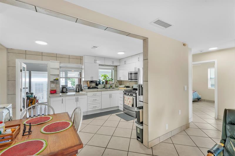 Image 16 of 29 For 726 A St  