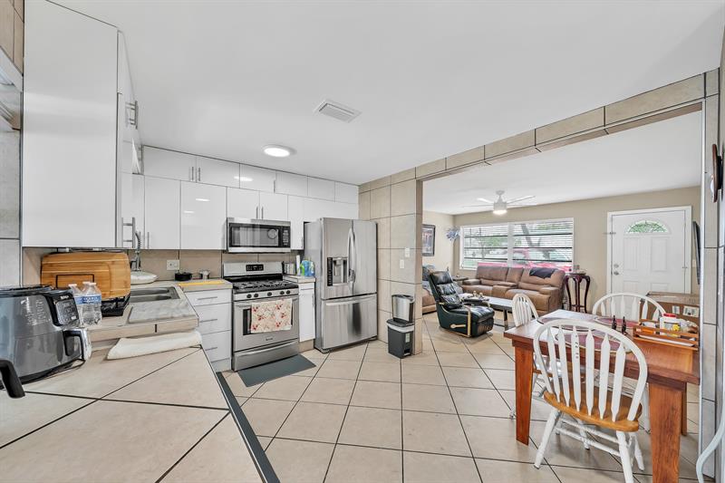 Image 26 of 29 For 726 A St  