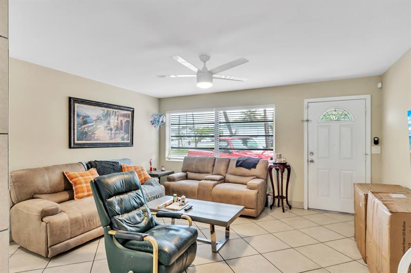 Image 27 of 29 For 726 A St  