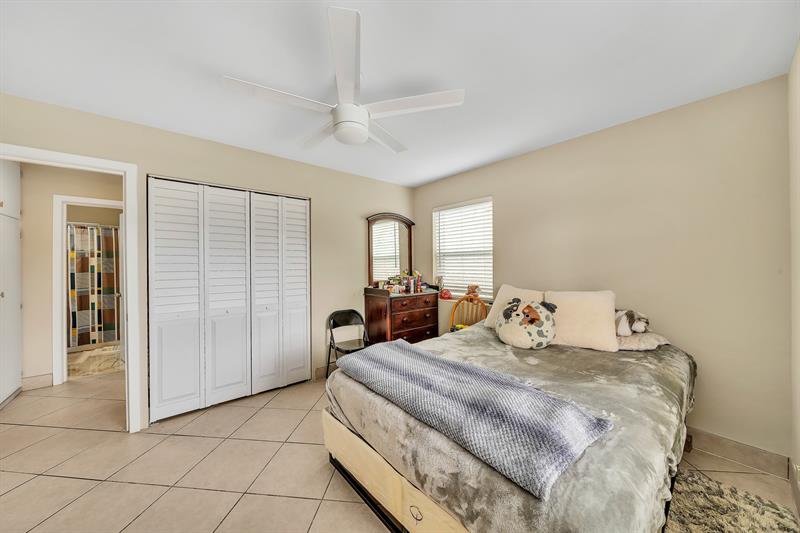 Image 7 of 29 For 726 A St  