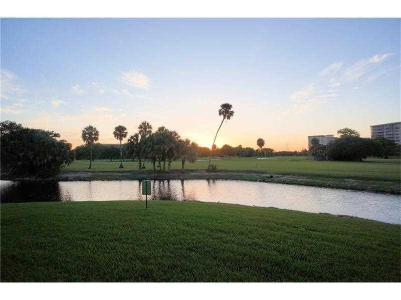 Image 6 of 7 For 565 Oaks Ln  103