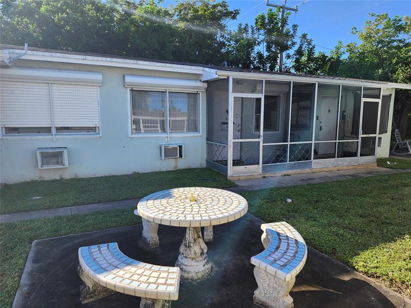 Details for 2213 Lincoln St  14, Hollywood, FL 33020