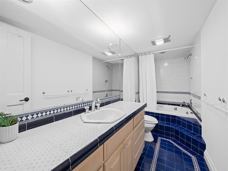 Image 22 of 37 For 3400 Galt Ocean Dr  1202s