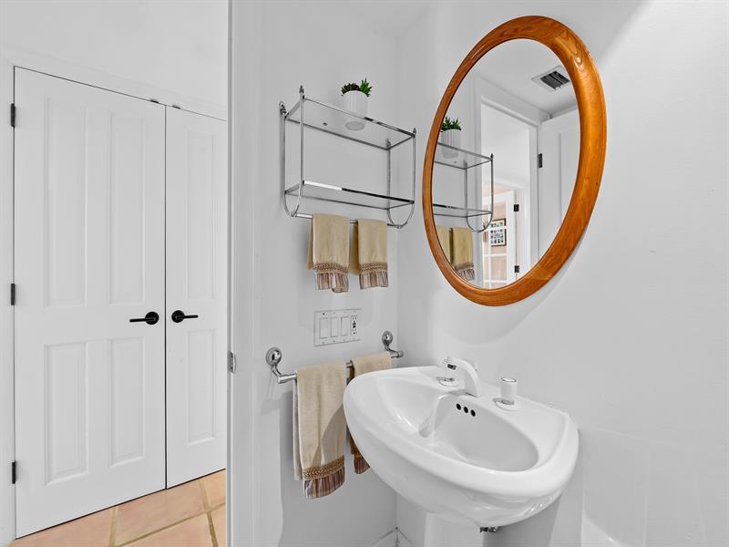 Image 29 of 37 For 3400 Galt Ocean Dr  1202s