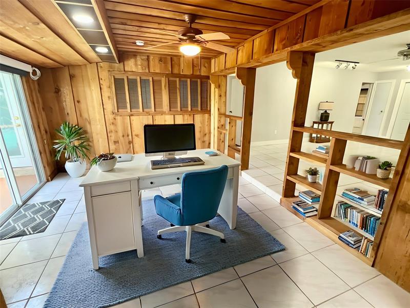 Image 11 of 38 For 10571 Sunset Strip