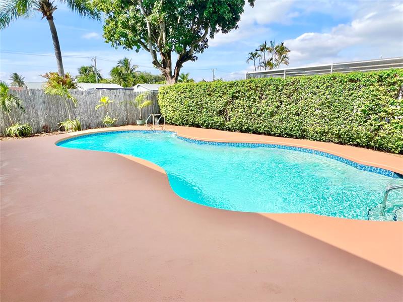 Image 20 of 38 For 10571 Sunset Strip