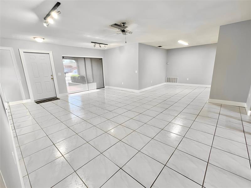 Image 30 of 38 For 10571 Sunset Strip