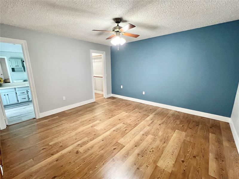 Image 33 of 38 For 10571 Sunset Strip