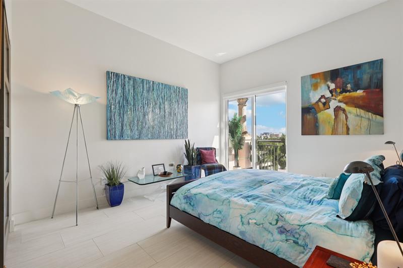 Image 12 of 38 For 2633 14th Av  501