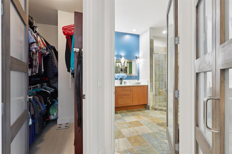 Image 14 of 38 For 2633 14th Av  501