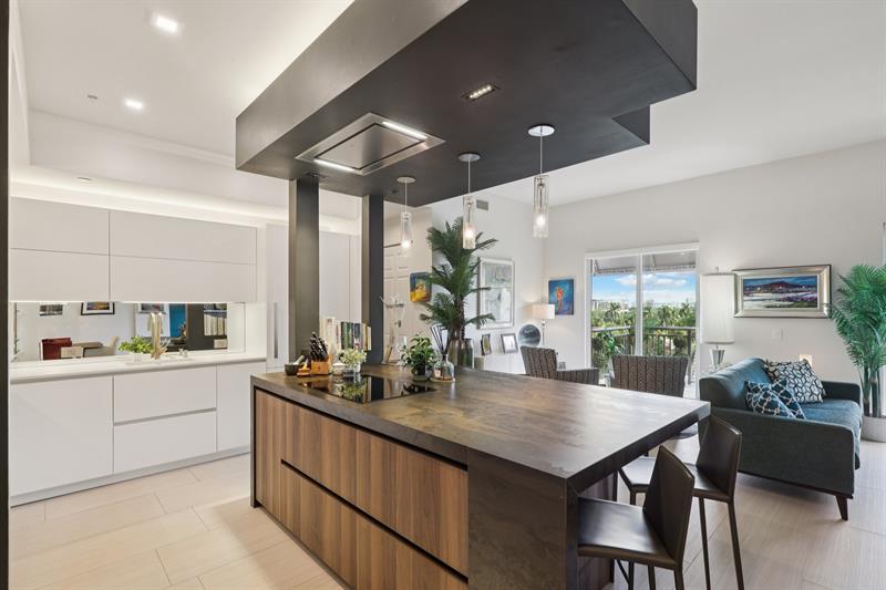 Image 5 of 38 For 2633 14th Av  501