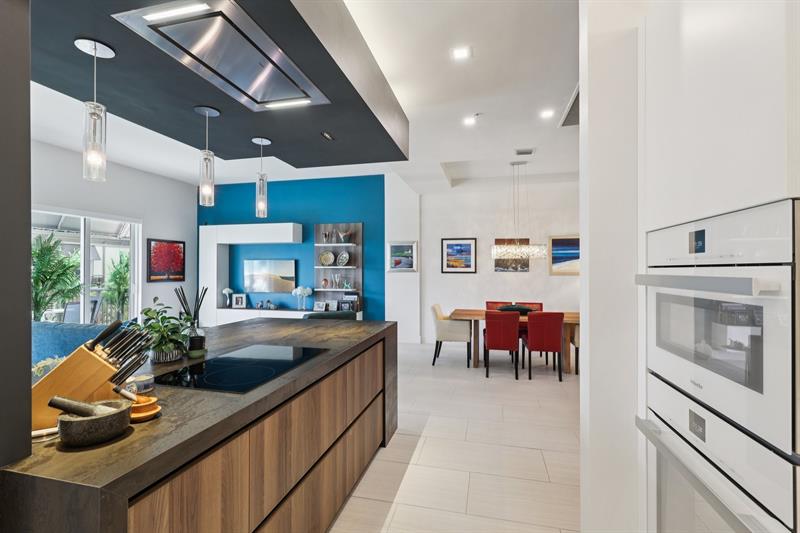 Image 7 of 38 For 2633 14th Av  501