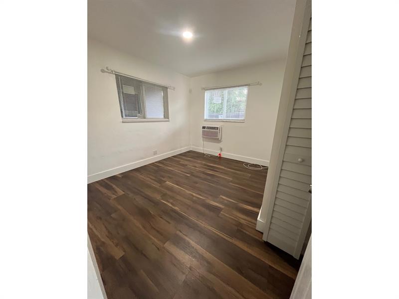 Image 5 of 7 For 2300 6th St  11