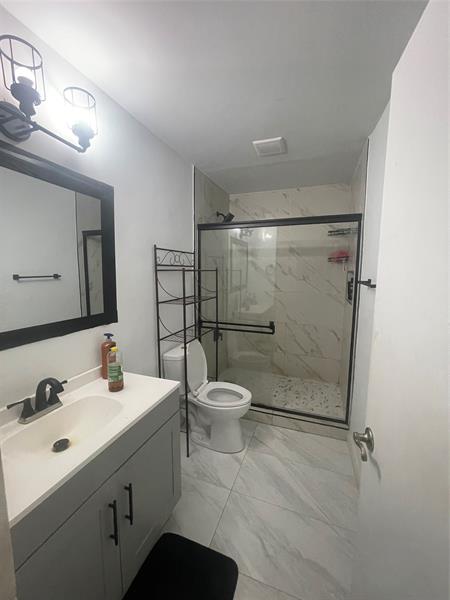 Image 4 of 6 For 7823 Tam Oshanter Blvd  7823