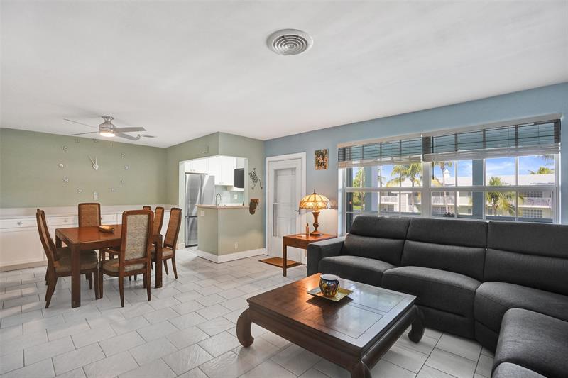 Image 10 of 61 For 931 9th Ave  13