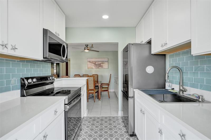 Image 16 of 61 For 931 9th Ave  13