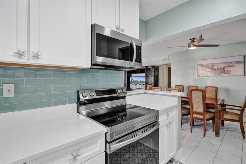 Image 17 of 61 For 931 9th Ave  13