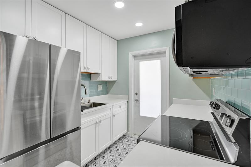 Image 19 of 61 For 931 9th Ave  13