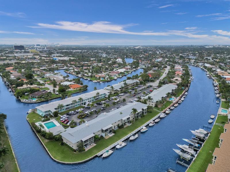 Image 3 of 61 For 931 9th Ave  13