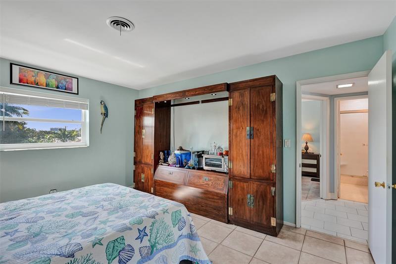 Image 34 of 61 For 931 9th Ave  13