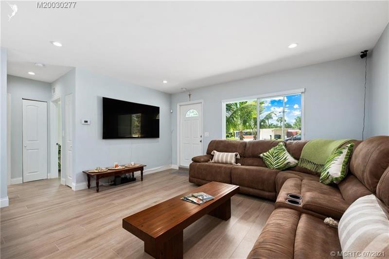 Image 11 of 27 For 356 Granada  