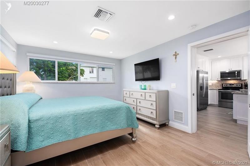 Image 12 of 27 For 356 Granada  