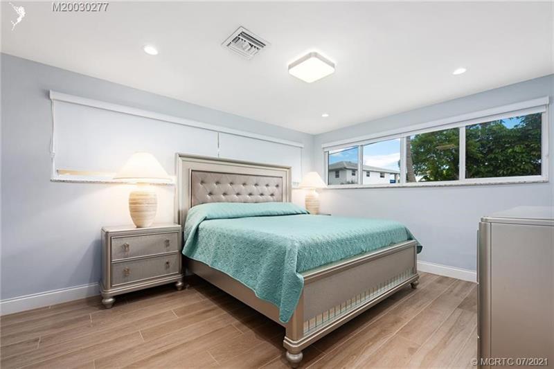 Image 13 of 27 For 356 Granada  