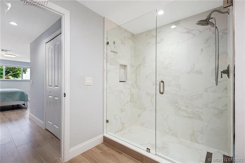 Image 15 of 27 For 356 Granada  