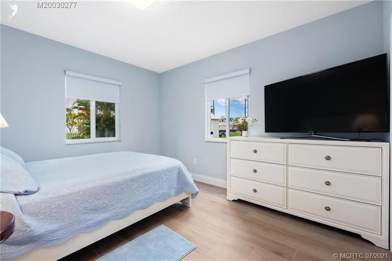 Image 16 of 27 For 356 Granada  