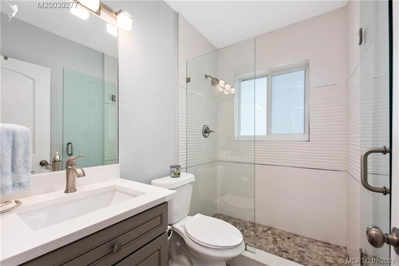 Image 18 of 27 For 356 Granada  