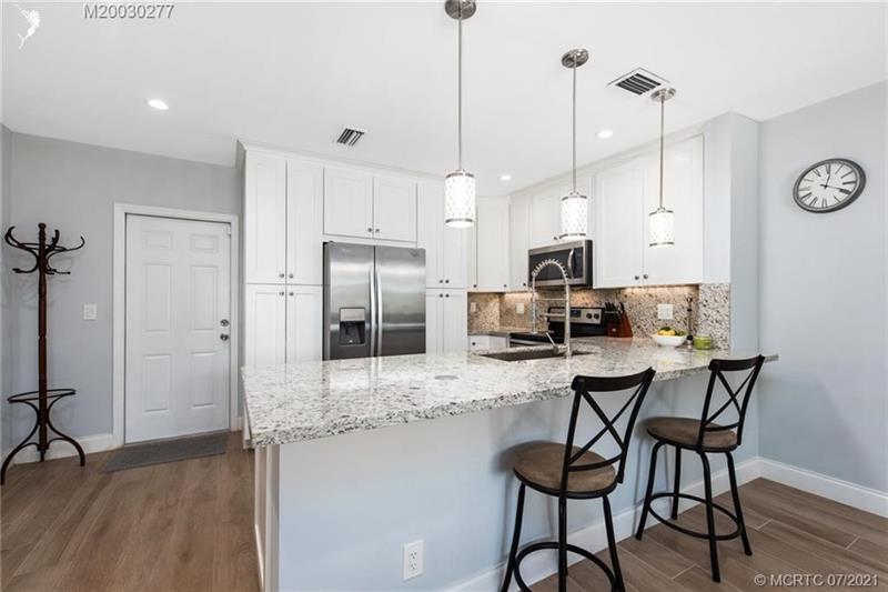 Image 7 of 27 For 356 Granada  