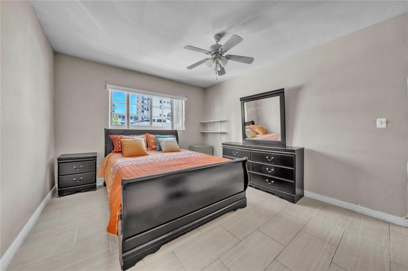 Image 12 of 35 For 2400 Ocean Dr  108