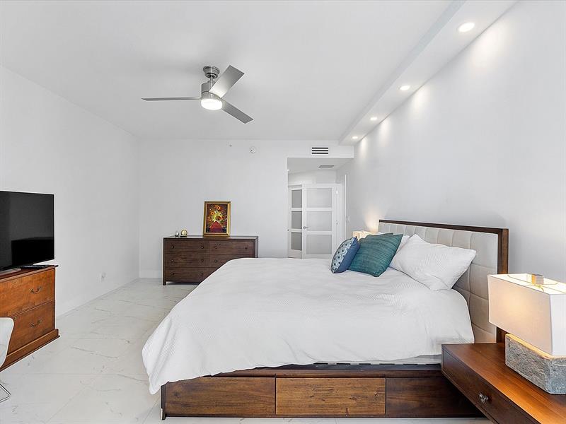 Image 13 of 24 For 3100 Ocean Blvd  1202