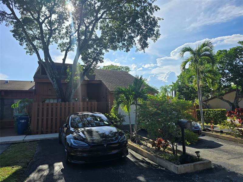 Details for 7468 33rd St  7468, Lauderhill, FL 33319