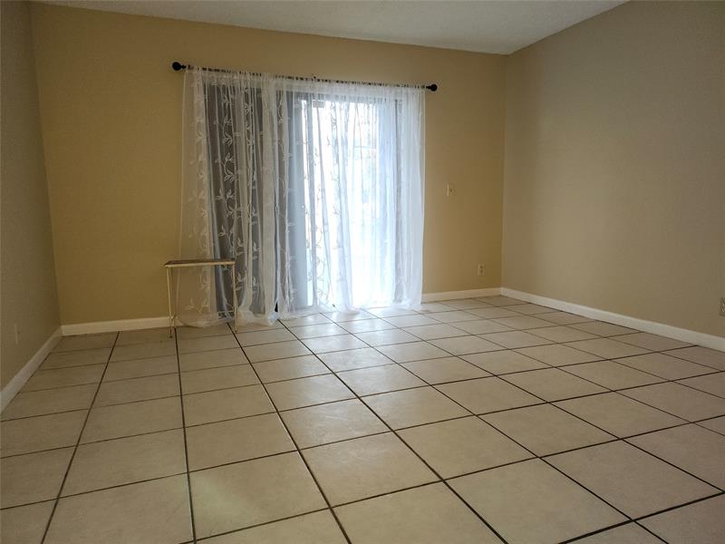 Image 23 of 49 For 545 Trace Cir  105