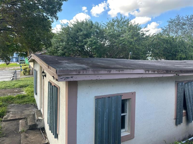 Image 7 of 17 For 2863 12th Ct