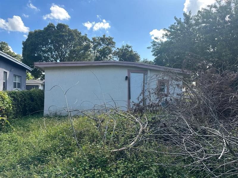 Image 8 of 17 For 2863 12th Ct