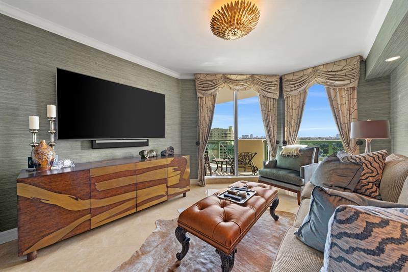 Image 26 of 49 For 411 New River Dr E  1402