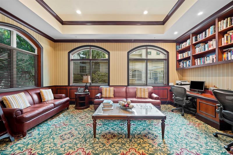 Image 36 of 49 For 411 New River Dr E  1402