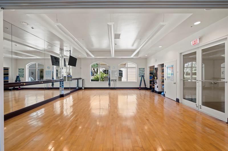 Image 47 of 49 For 411 New River Dr E  1402