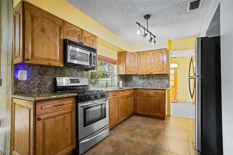 Image 40 of 59 For 11331 29th St