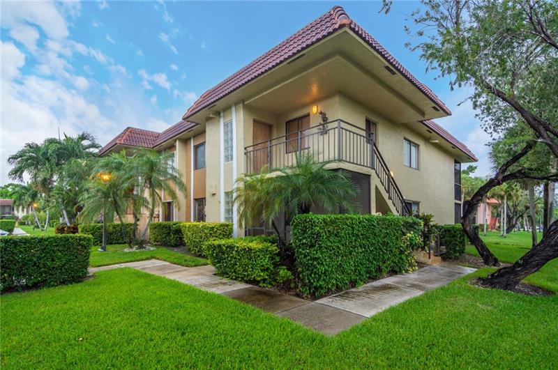 Details for 301 Lakeview Dr  204, Weston, FL 33326