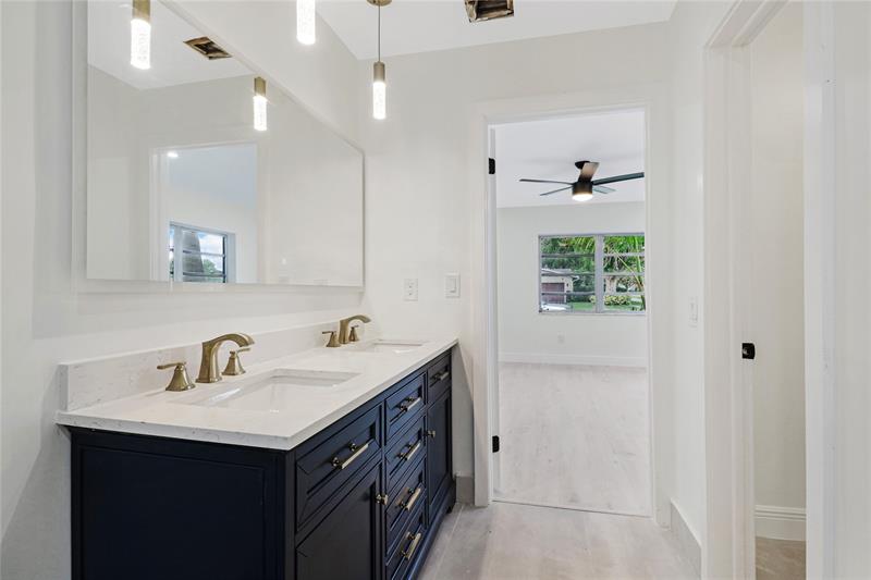 Image 6 of 9 For 5900 17th St