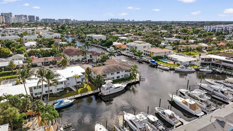 Image 49 of 60 For 223 Marine Ct  207