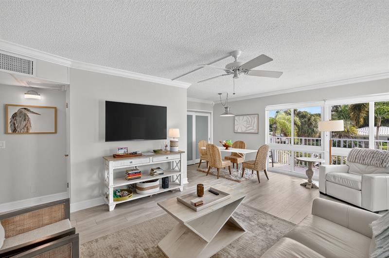 Image 9 of 60 For 223 Marine Ct  207